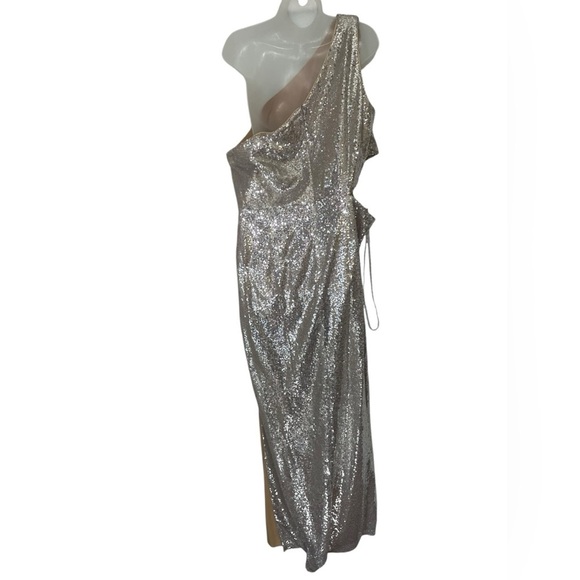 Mac Duggal Silver Sequin One Shoulder Gown Cutout Plus 18W NWT - Picture 4 of 6